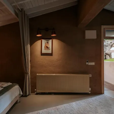 Manej Urla Hotel 3*