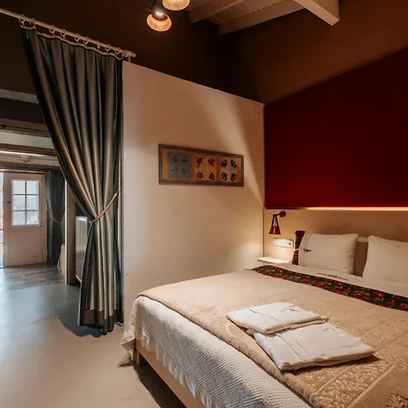 Manej Urla Hotell